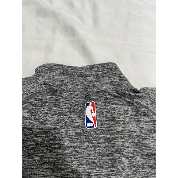 New York Knicks Nike Dri-Fit 1/4 Zip Pullover Size Medium 10/12 Gray Logo NBA - Picture 7 of 10